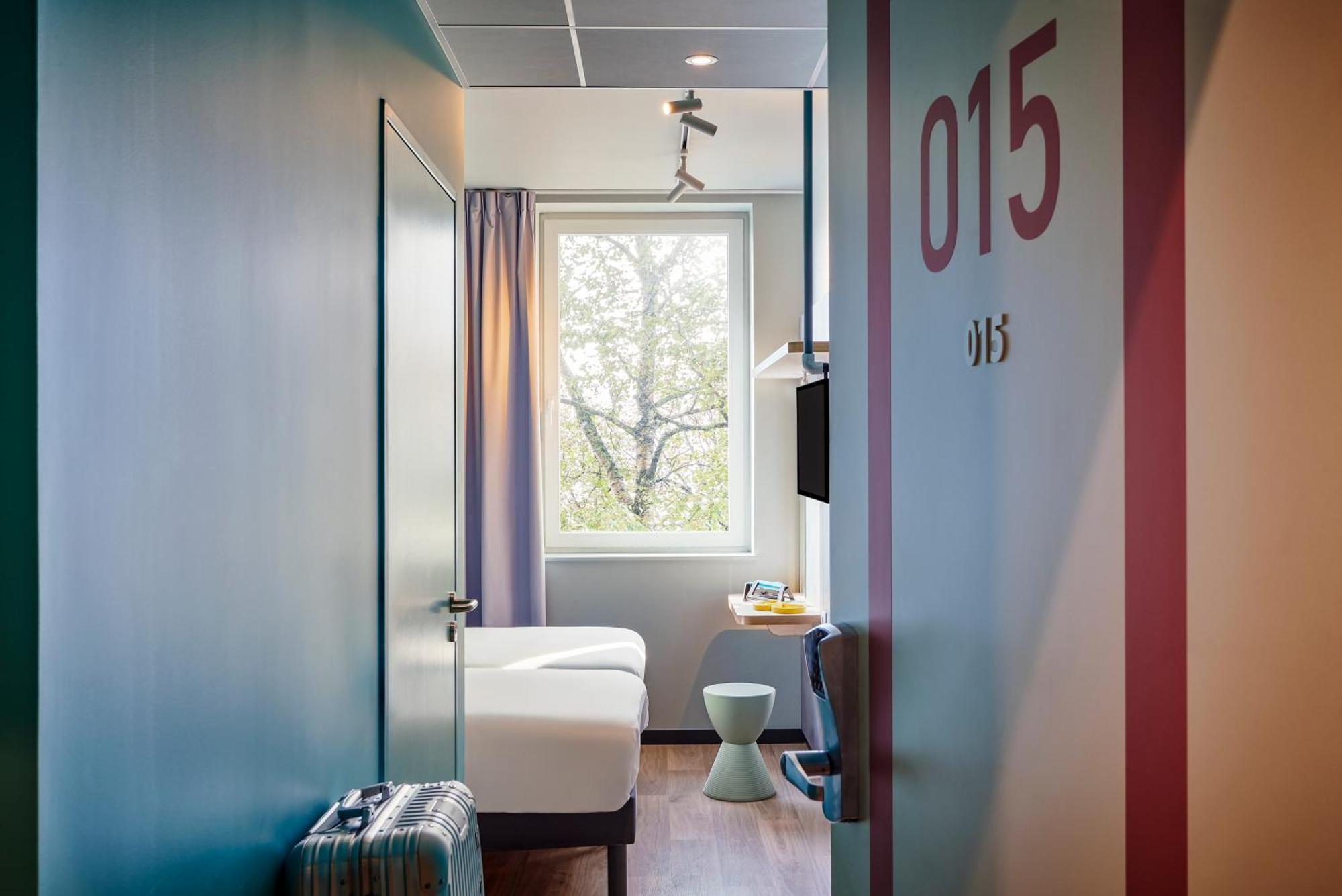 Hotel Ibis Budget Nantes Ouest Atlantis Couëron Eksteriør bilde